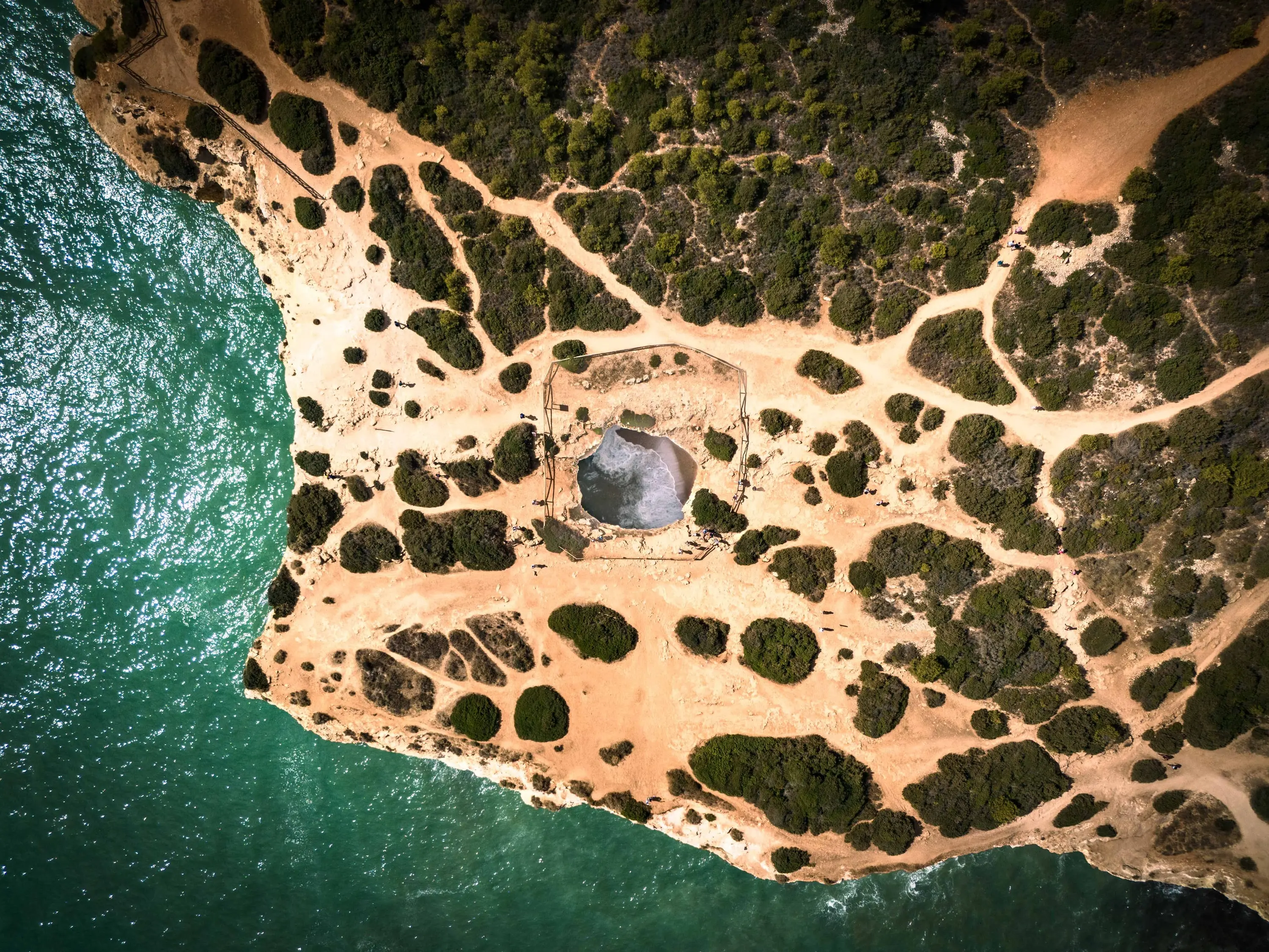 Benagil-Höhle an der Algarve mit Lichtöffnung