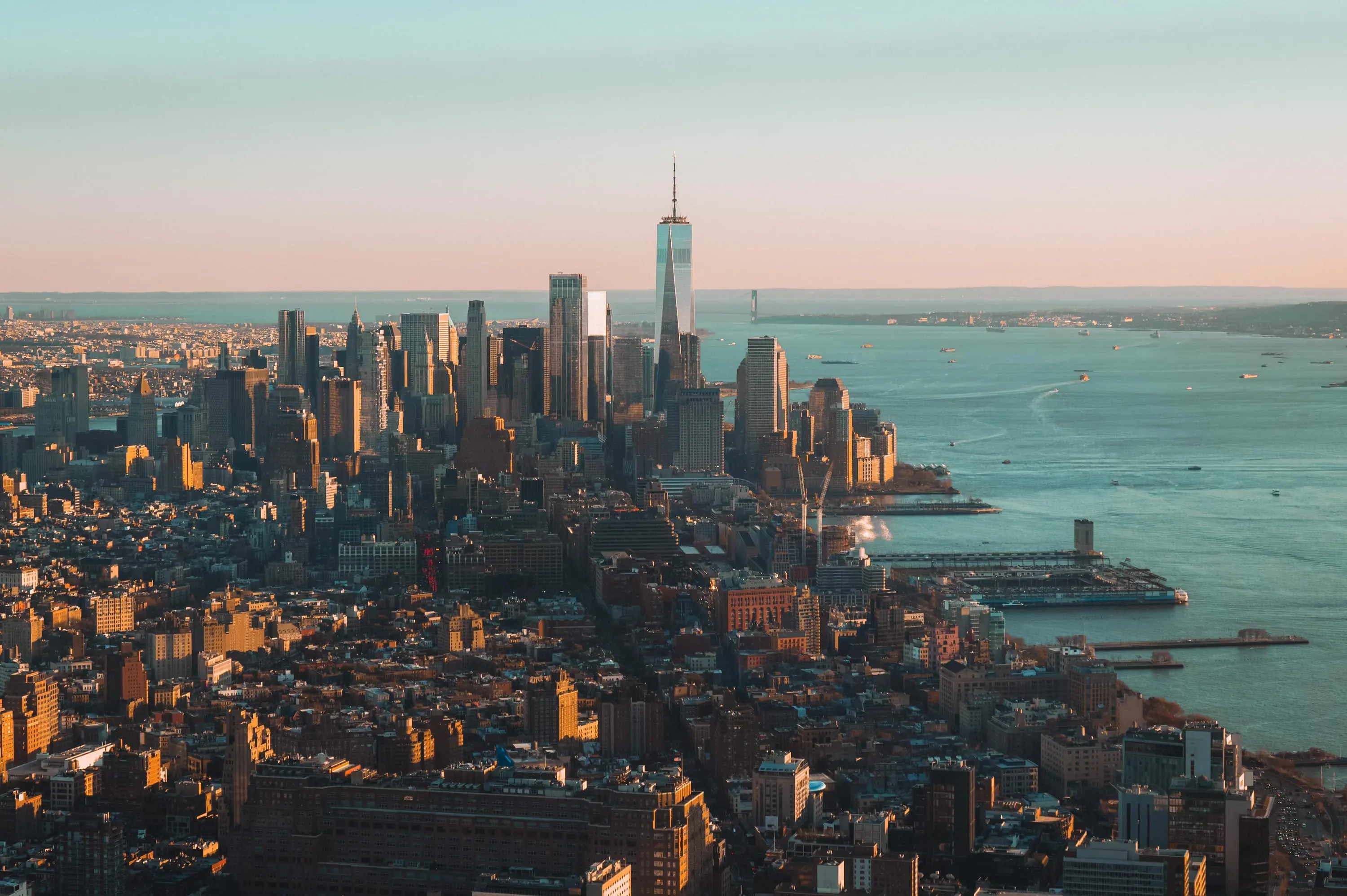 Skyline von New York in kühlem Dunst